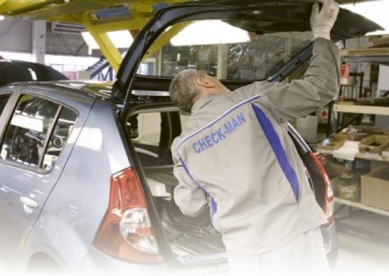 Salariaţii Dacia au reluat lucrul după protestul de miercuri